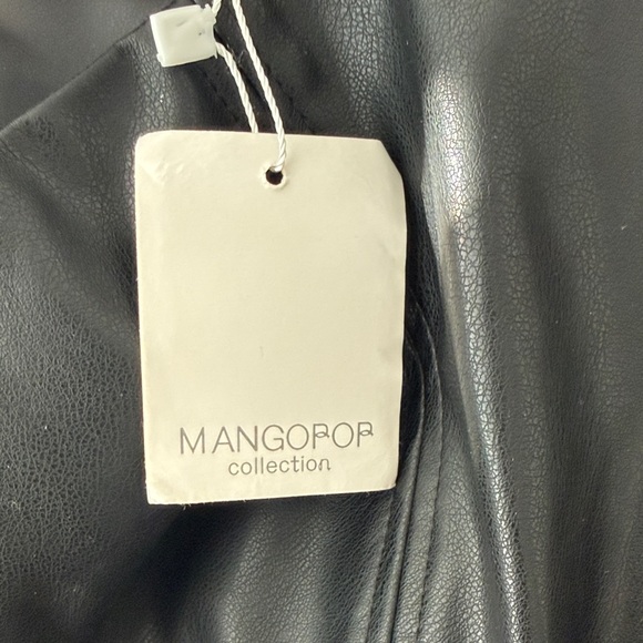 Sleek Black Mini Skirt - Picture 2 of 5